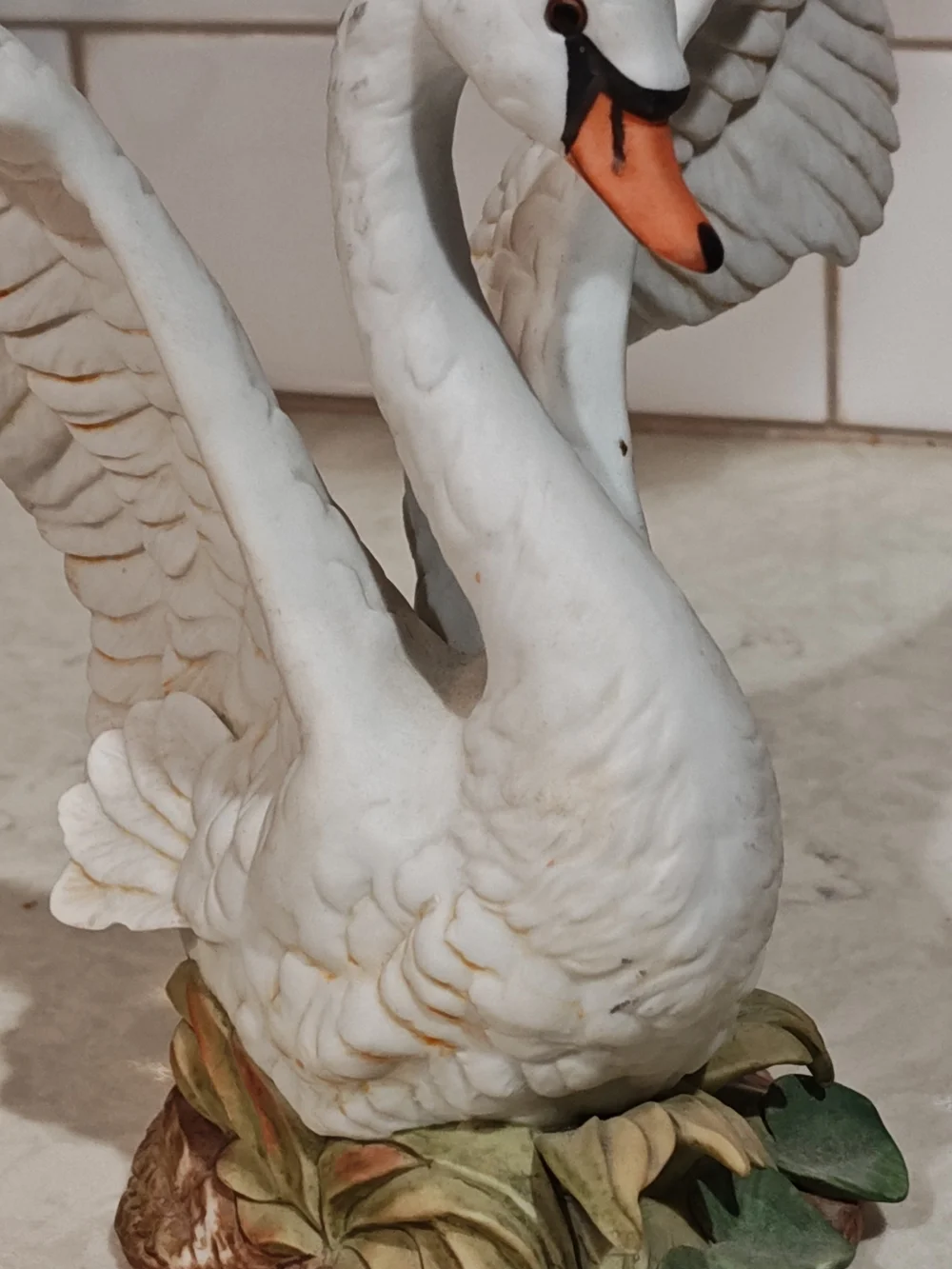 Vintage Cottagecore 1987 Homco Swan Porcelain Figurine on Wooden Base EC!